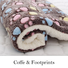 Load image into Gallery viewer, Soft Flannel Thickened Pet Soft Fleece Pad Pet Blanket Bed Mat For Puppy Dog Cat Sofa Cushion Home Rug Keep Warm Sleeping Cover
